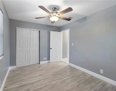 11477 Nw 39th Court - Photo Thumbnail 15