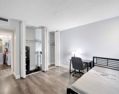 8437 Forest Hills Drive - Photo Thumbnail 9