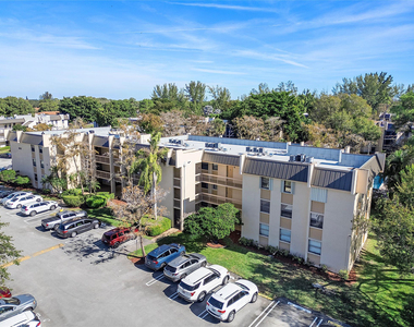 8437 Forest Hills Drive - Photo Thumbnail 26