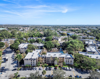 8437 Forest Hills Drive - Photo Thumbnail 30