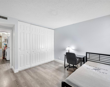 8437 Forest Hills Drive - Photo Thumbnail 8