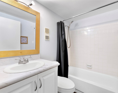 8437 Forest Hills Drive - Photo Thumbnail 10