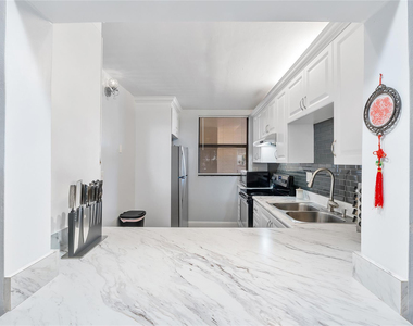 8437 Forest Hills Drive - Photo Thumbnail 1