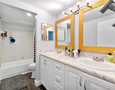 8437 Forest Hills Drive - Photo Thumbnail 17
