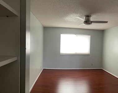 5941 Strawberry Lakes Circle - Photo Thumbnail 4
