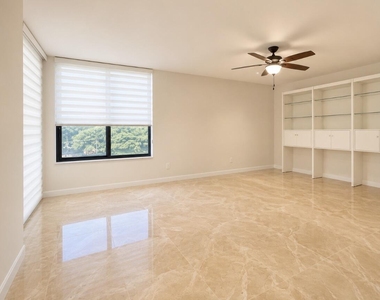 7568 Regency Lake Drive - Photo Thumbnail 17