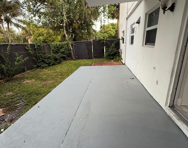 313 Sw 1st Court - Photo Thumbnail 1
