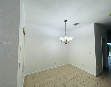 903 N Santa Catalina Circle - Photo Thumbnail 5