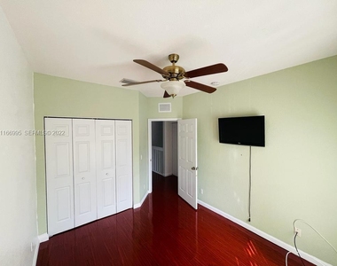 903 N Santa Catalina Circle - Photo Thumbnail 16