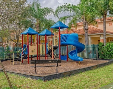 903 N Santa Catalina Circle - Photo Thumbnail 4