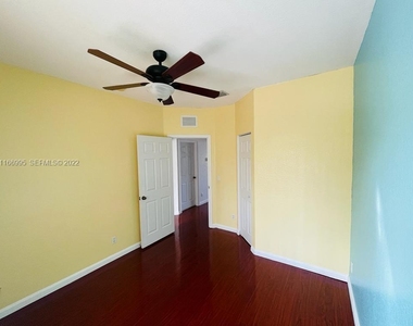 903 N Santa Catalina Circle - Photo Thumbnail 17