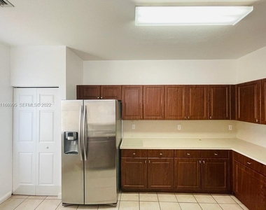 903 N Santa Catalina Circle - Photo Thumbnail 7