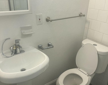 1462 40th Street - Photo Thumbnail 6
