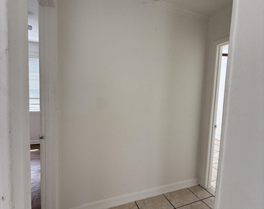 865 W 3rd Street - Photo Thumbnail 7