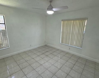 4355 Royal Banyan Way - Photo Thumbnail 4