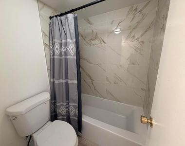 918 Twin Lakes Drive - Photo Thumbnail 13