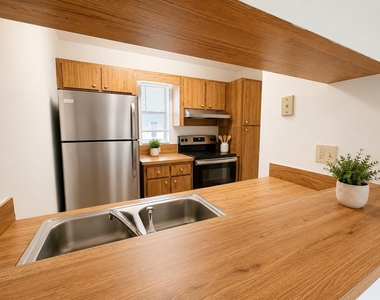 918 Twin Lakes Drive - Photo Thumbnail 6