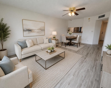 918 Twin Lakes Drive - Photo Thumbnail 2