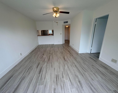 918 Twin Lakes Drive - Photo Thumbnail 27
