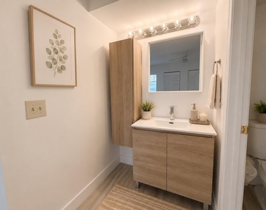 918 Twin Lakes Drive - Photo Thumbnail 12
