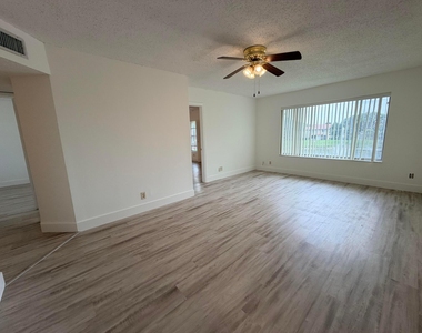 918 Twin Lakes Drive - Photo Thumbnail 20