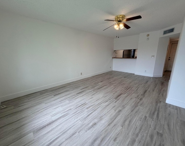 918 Twin Lakes Drive - Photo Thumbnail 26