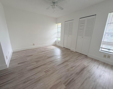 918 Twin Lakes Drive - Photo Thumbnail 25
