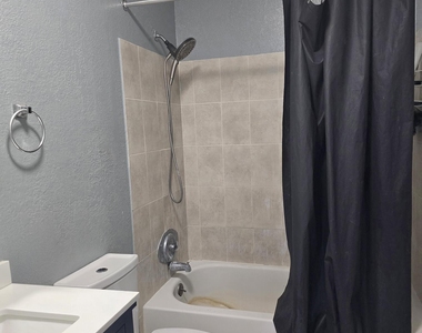 305 Sw 14th Street - Photo Thumbnail 11