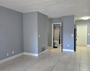305 Sw 14th Street - Photo Thumbnail 3