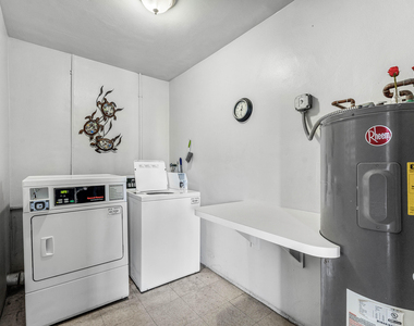 4111 Ne 21st Way - Photo Thumbnail 2