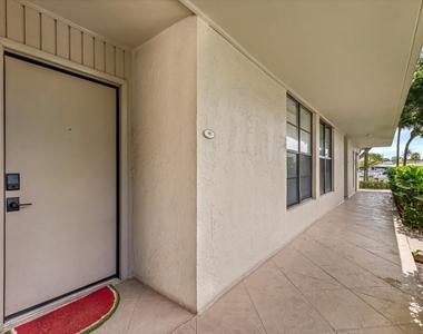 21 Royal Palm Way - Photo Thumbnail 1