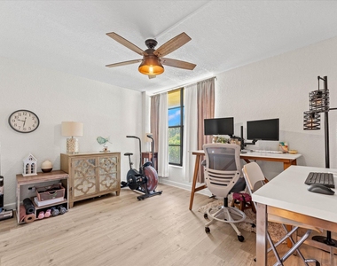 21 Royal Palm Way - Photo Thumbnail 16