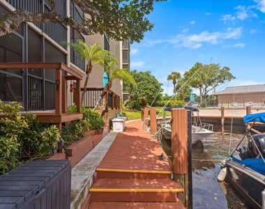 21 Royal Palm Way - Photo Thumbnail 22