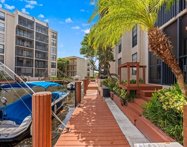 21 Royal Palm Way - Photo Thumbnail 21