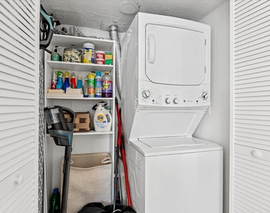 21 Royal Palm Way - Photo Thumbnail 15