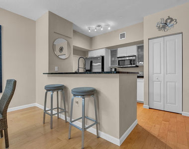 235 Ne 1st Street - Photo Thumbnail 4
