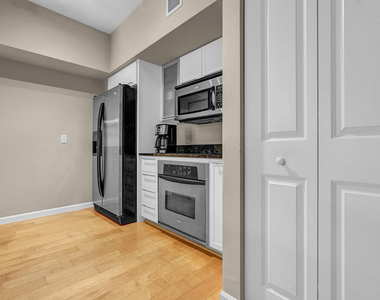 235 Ne 1st Street - Photo Thumbnail 3