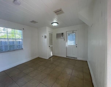 613 54th Street - Photo Thumbnail 5