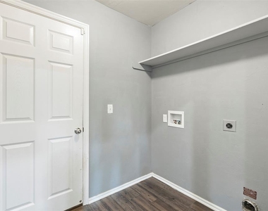 13244 Beekman Drive - Photo Thumbnail 9