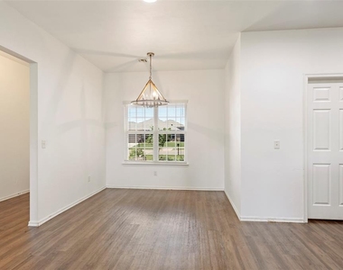 13244 Beekman Drive - Photo Thumbnail 8