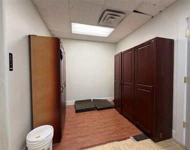 11704 S Western Avenue - Photo Thumbnail 32