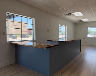 11704 S Western Avenue - Photo Thumbnail 5