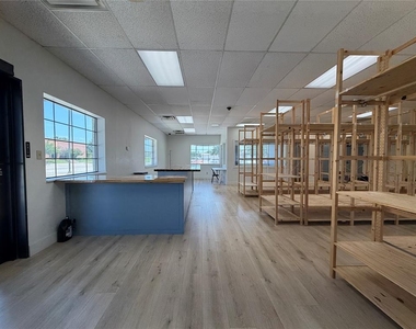 11704 S Western Avenue - Photo Thumbnail 8