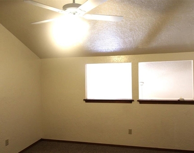 1901 E Lindsey Street - Photo Thumbnail 17