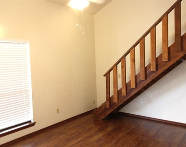 1901 E Lindsey Street - Photo Thumbnail 6