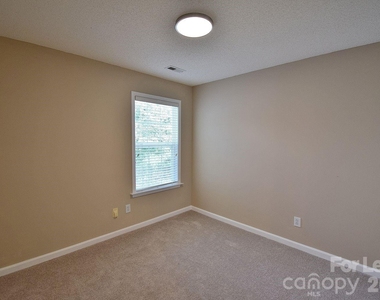2941 Glen Summit Drive - Photo Thumbnail 10