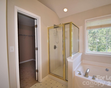 2941 Glen Summit Drive - Photo Thumbnail 8