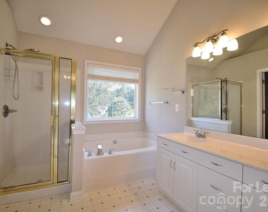 2941 Glen Summit Drive - Photo Thumbnail 7