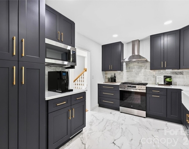5938 Sharon Road - Photo Thumbnail 10