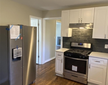808 Weldon Street N - Photo Thumbnail 7